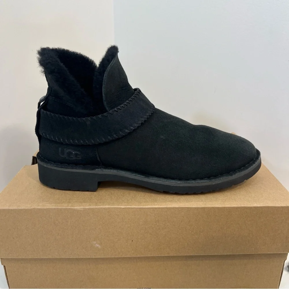 UGG Mckay Black Suede Sheepskin‎ Ankle Boots Booties